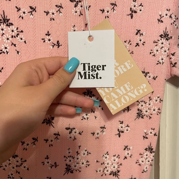 **SOLD** Tiger Mist Dress 🌸 - Picture 8 of 9